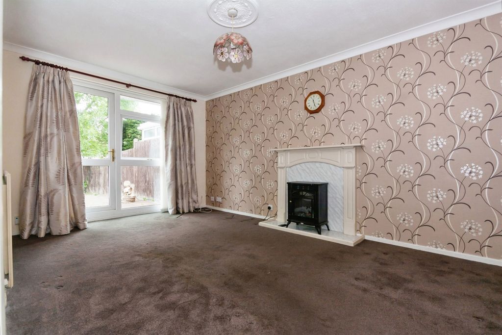 Property photo 2 of 17