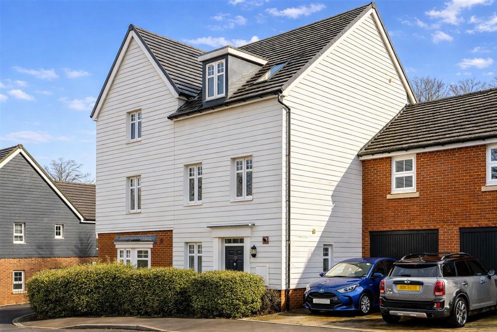 Property photo 1 of 18