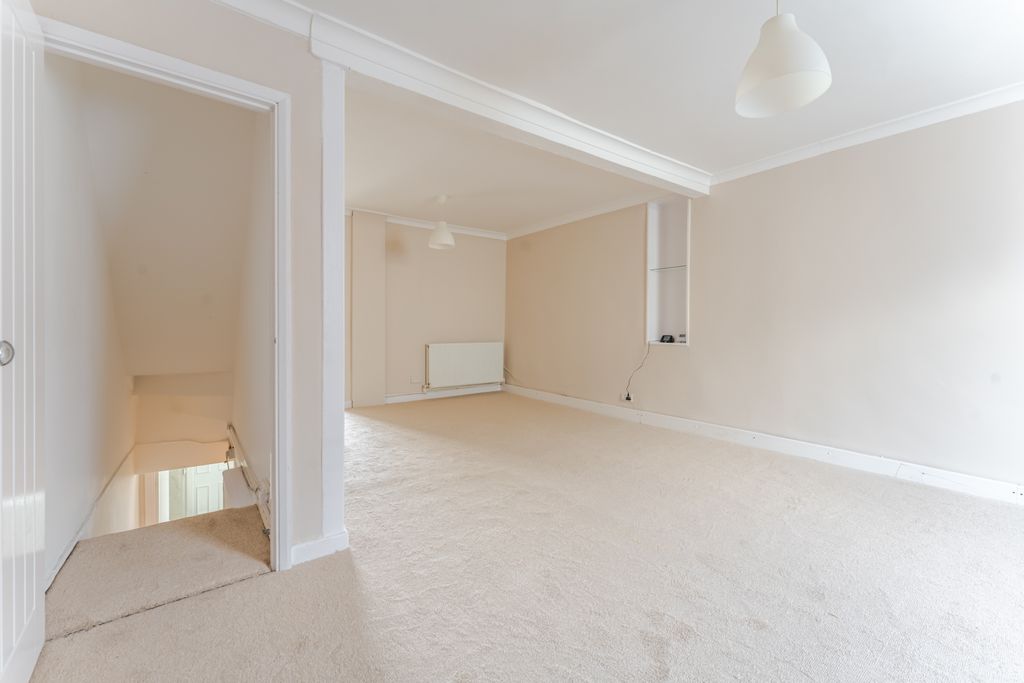 Property photo 3 of 33