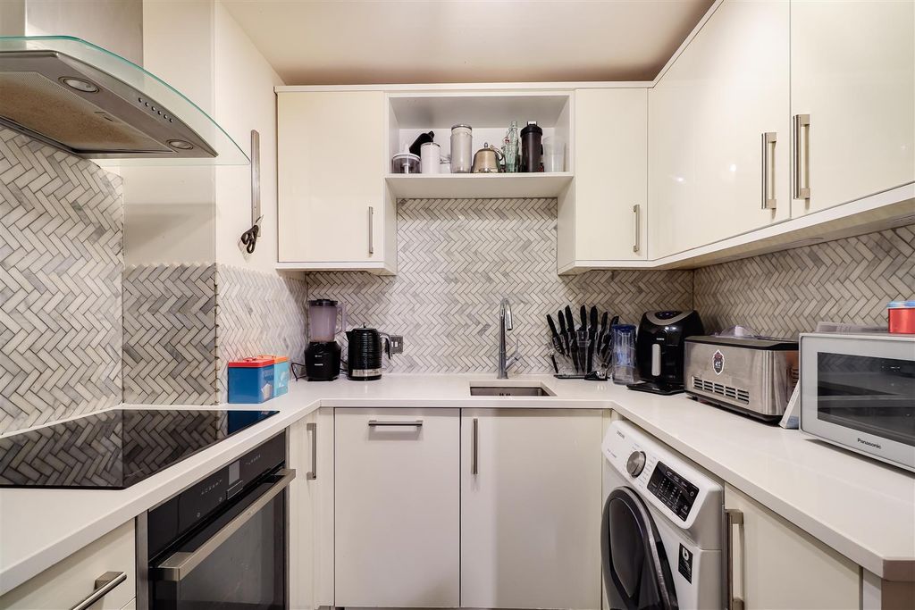 Property photo 3 of 19 Img (8).Jpg