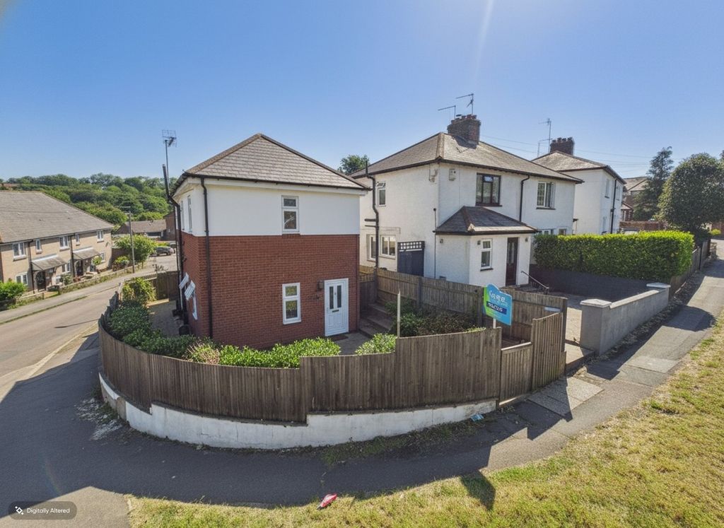 Property photo 1 of 10 999870