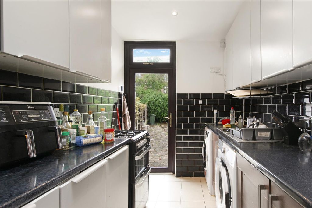 Property photo 3 of 15 Kitchen