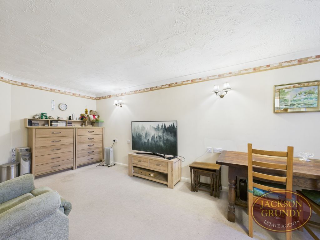 Property photo 3 of 11 Albion Court