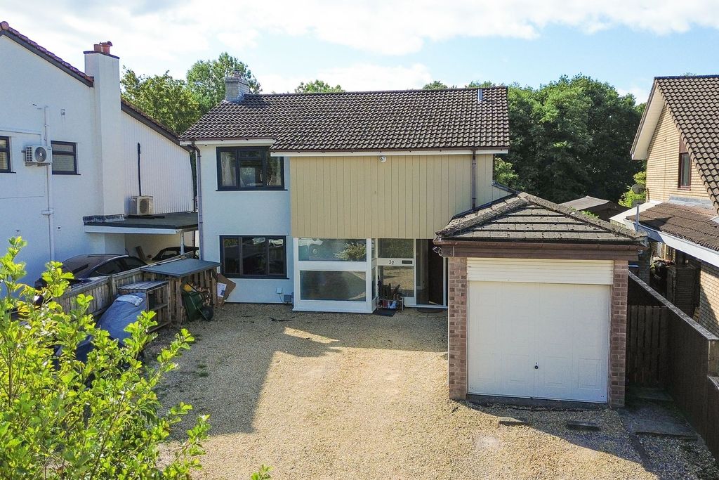 Property photo 1 of 27