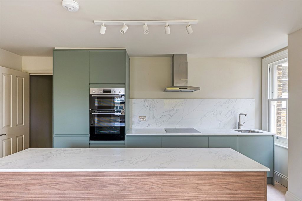 Property photo 2 of 13 Kitchen