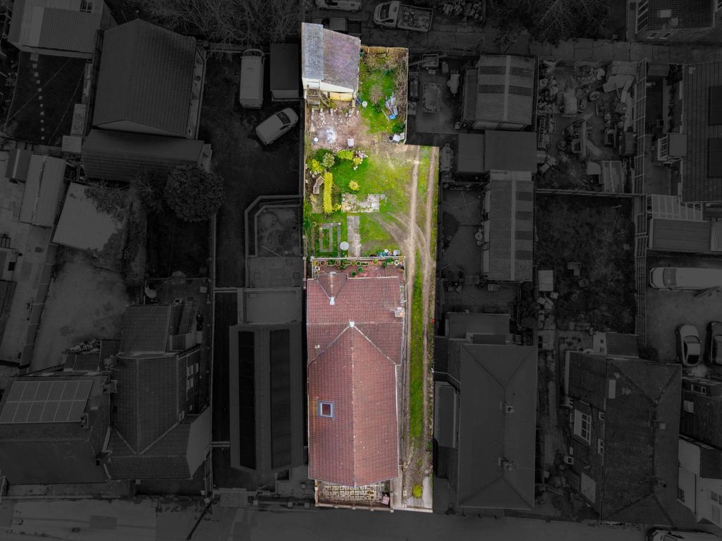 Property photo 2 of 35