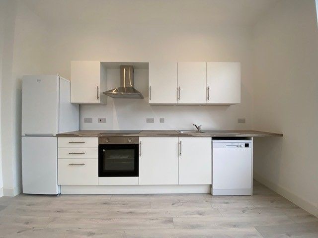 Property photo 3 of 7 Kitchen