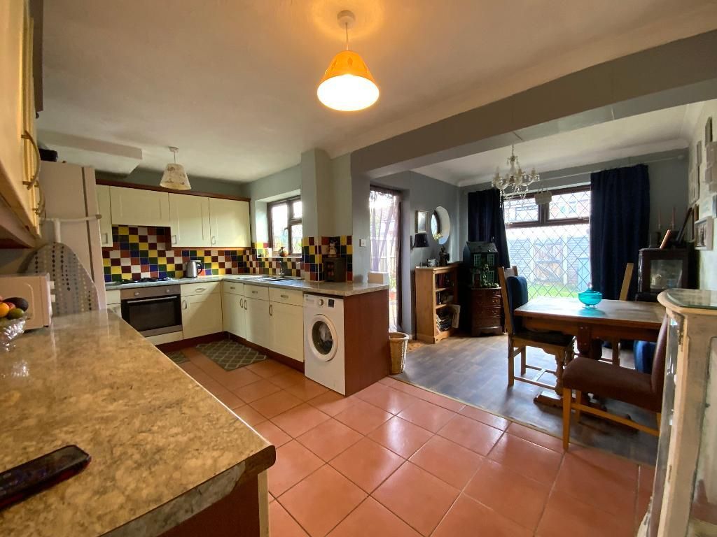 Property photo 2 of 18 Kitchen 17'1 x 9'11