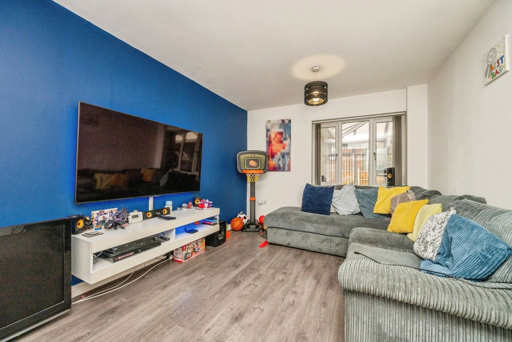 Property photo 2 of 20 2