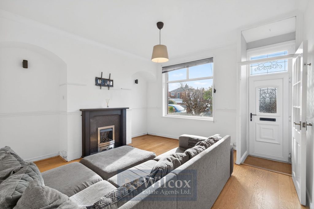 Property photo 2 of 21