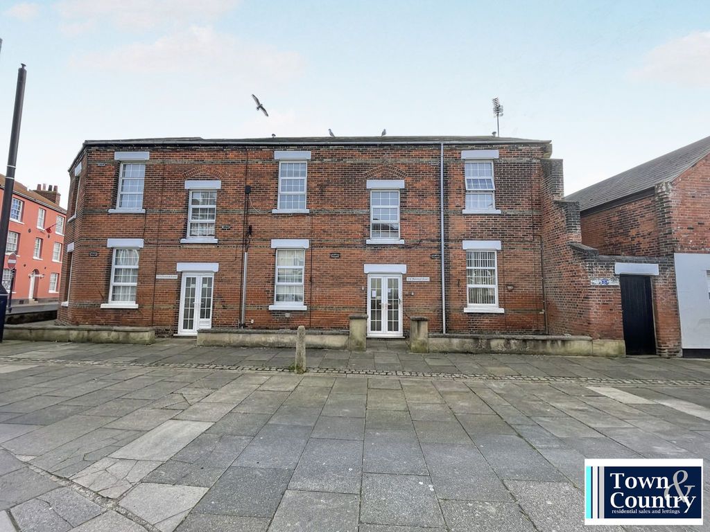 Property photo 1 of 12 Fountain Court