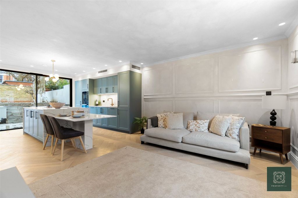 Property photo 1 of 15 Reception