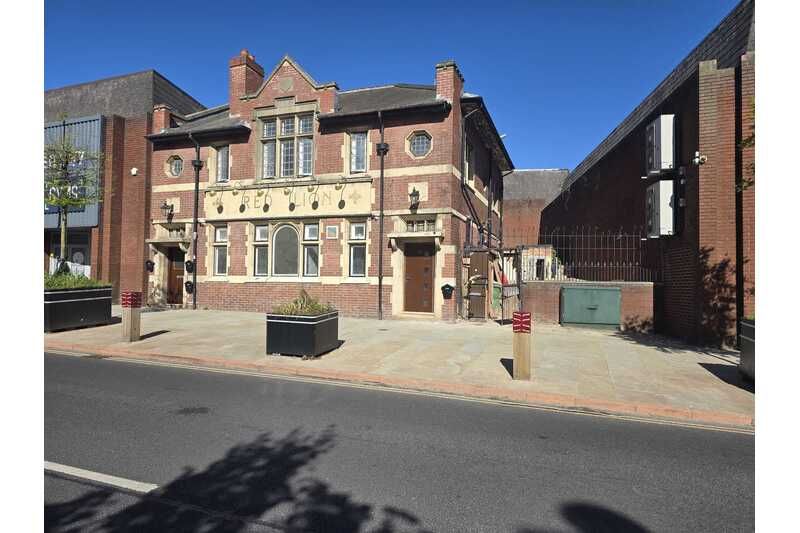 Property photo 1 of 5