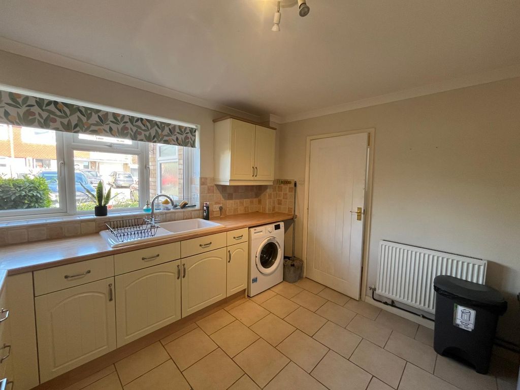 Property photo 2 of 14