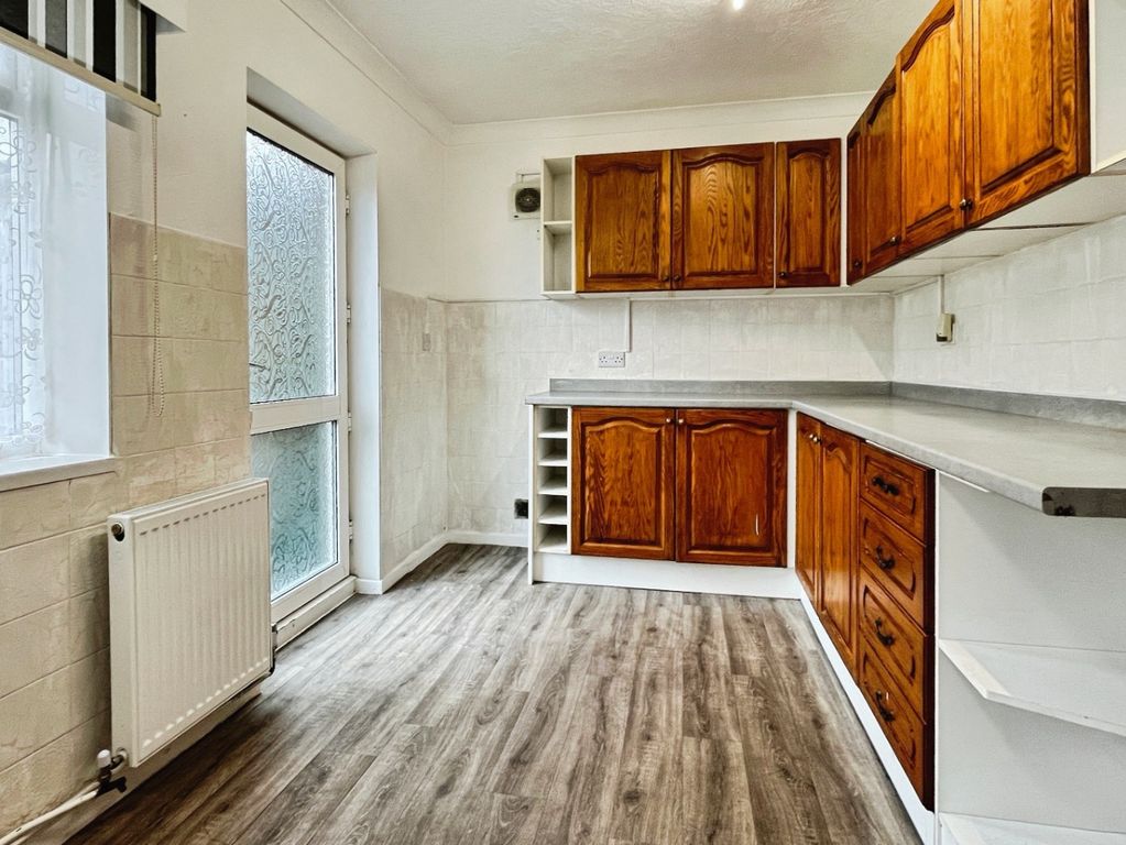 Property photo 3 of 12 4205114