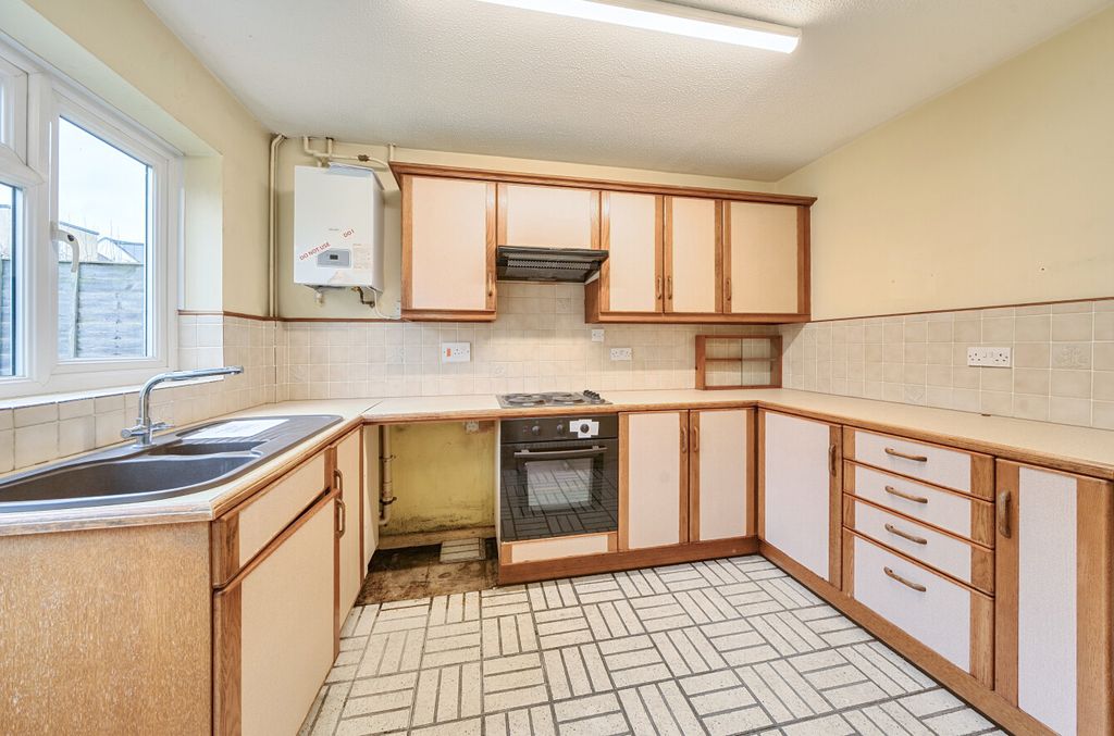 Property photo 3 of 15 Kitchen