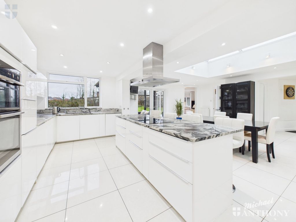 Property photo 3 of 37 3855Adcfd8Cb4171Ac30F190E48Dd0cc_80_Cam03852G0-Pr0494-Still030