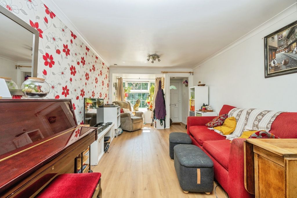Property photo 2 of 12 Pbox-Img.Jpg