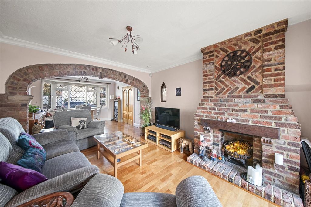 Property photo 3 of 25