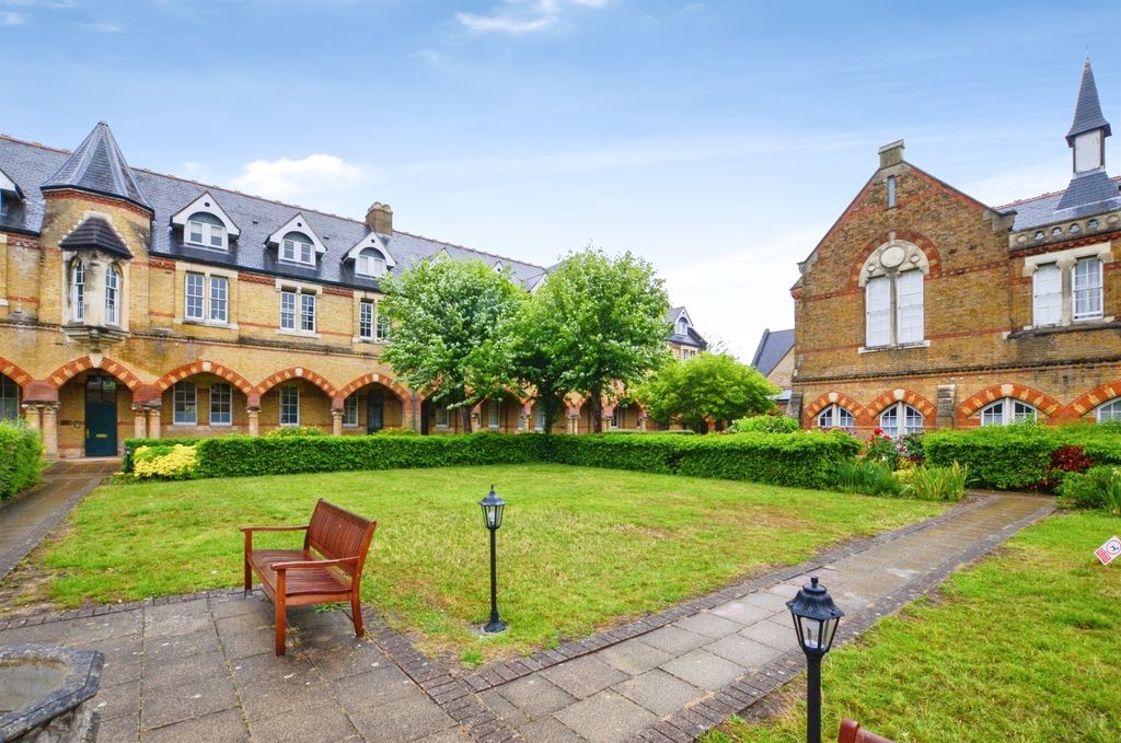 Property photo 2 of 14