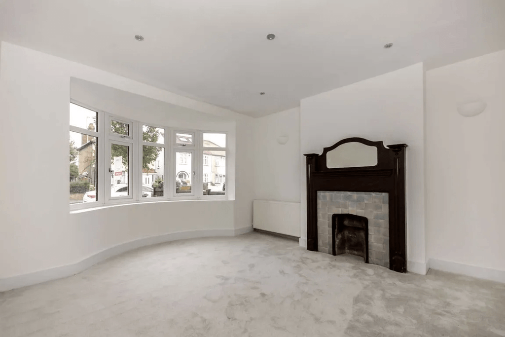 Property photo 2 of 7 Gallery