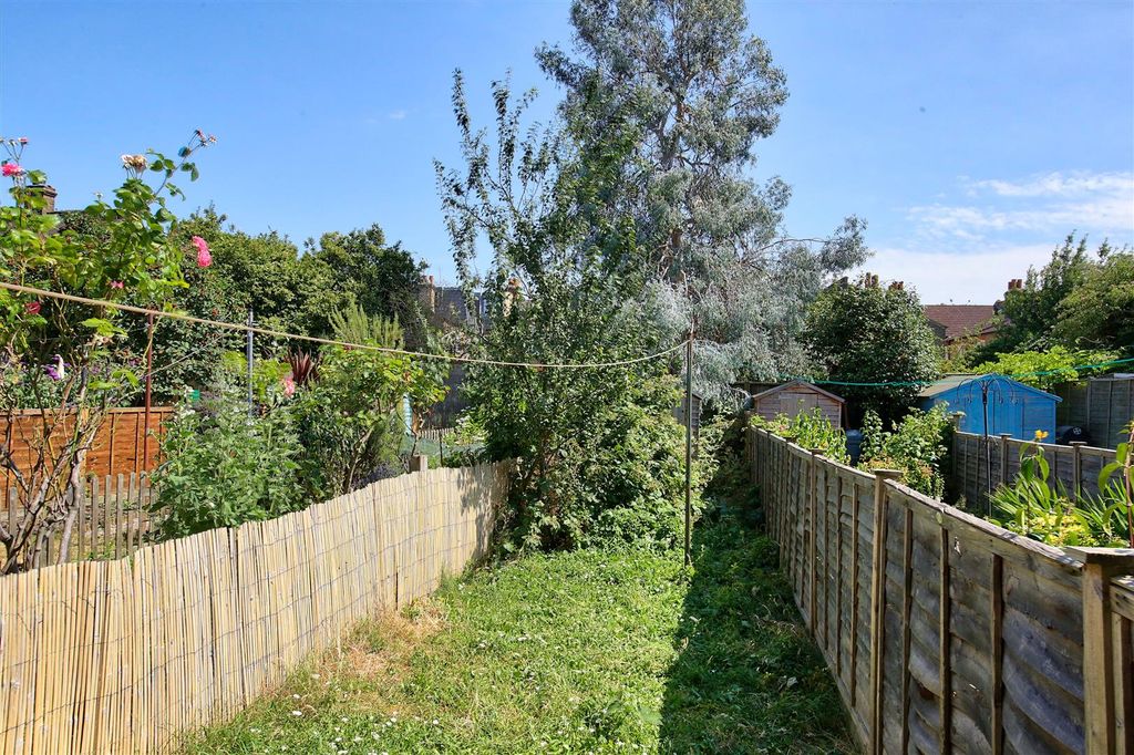 Property photo 3 of 8 80A_Waldron_Road_Image6_14300_4.Jpg