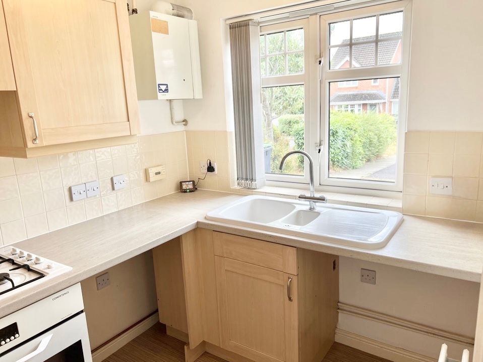 Property photo 3 of 7 Kitchen