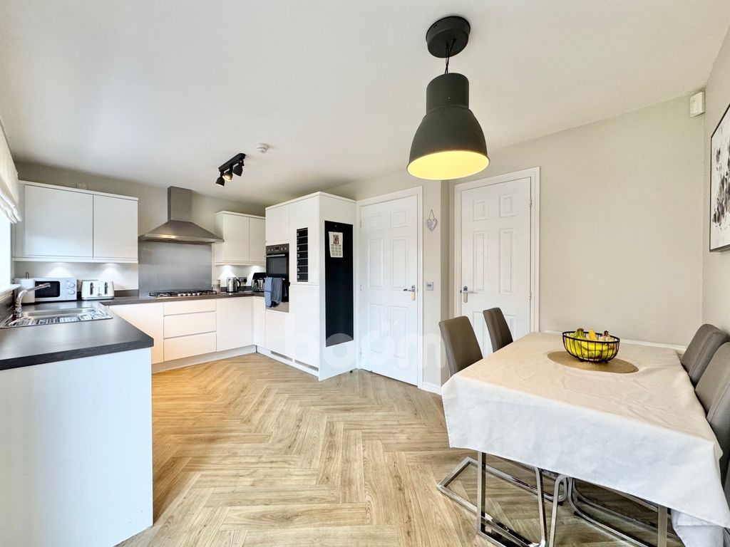 Property photo 3 of 27 St Cuthberts Crescent, Johnstone Kitchen Shot