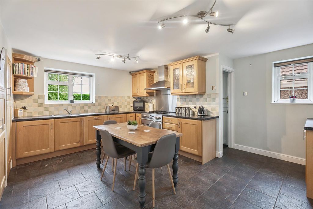 Property photo 2 of 20 Kitchen/Diner