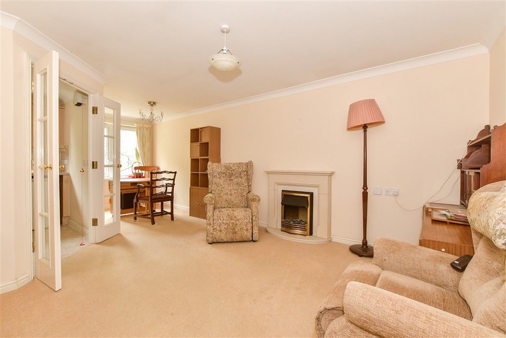Property photo 1 of 13 Lounge/ Dining Room