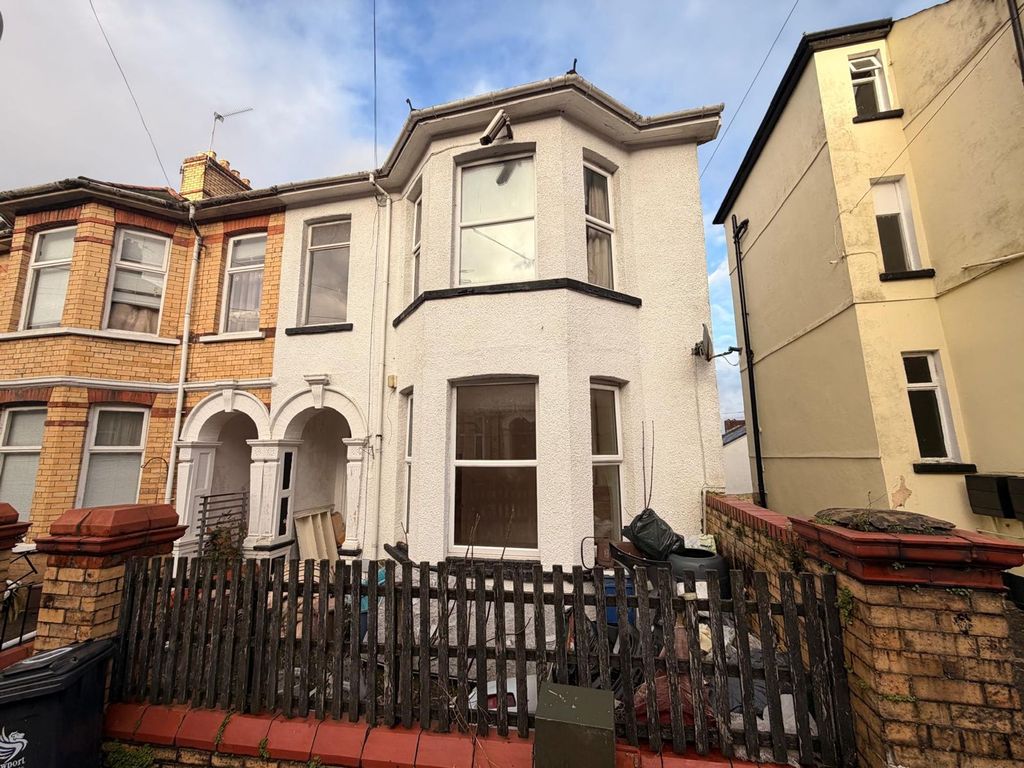 Property photo 1 of 28