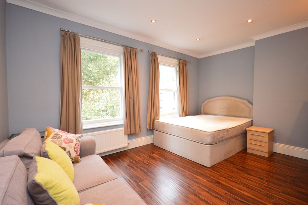 Property photo 1 of 12 3 Bedroom Apartment To Rent