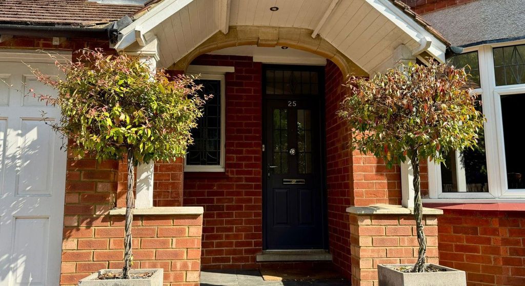 Property photo 2 of 34