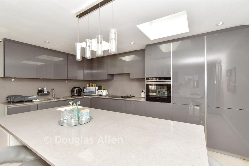 Property photo 2 of 16 Kitchen/Diner