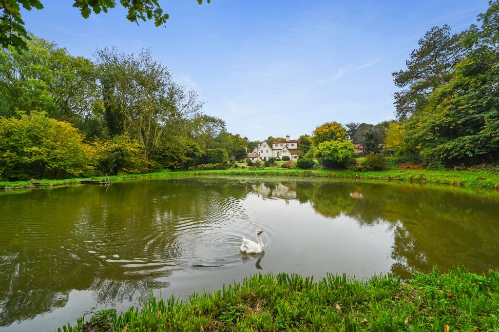 Property photo 2 of 54