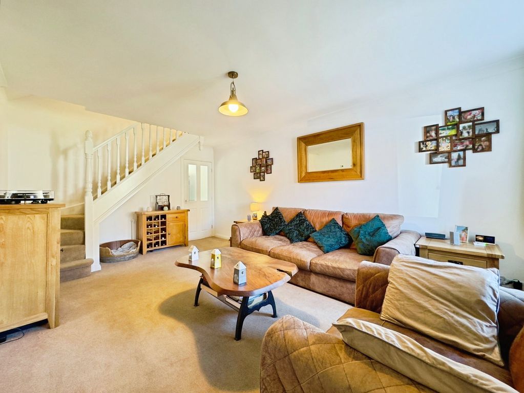 Property photo 2 of 28