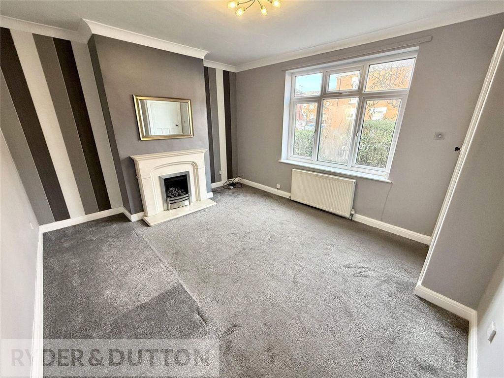 Property photo 2 of 23 Lounge