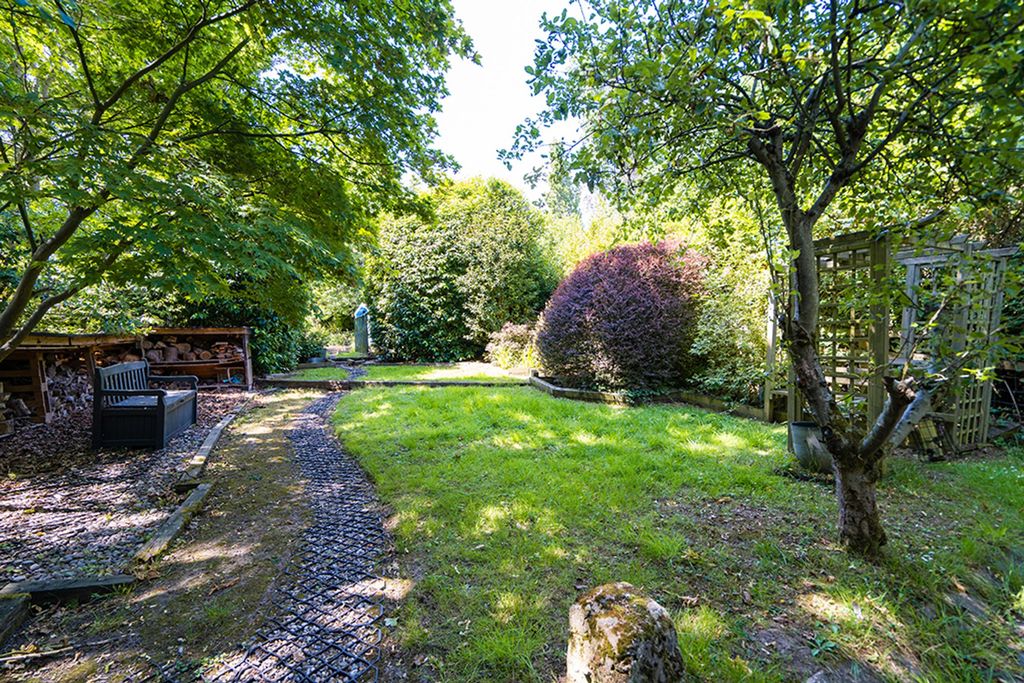 Property photo 3 of 31