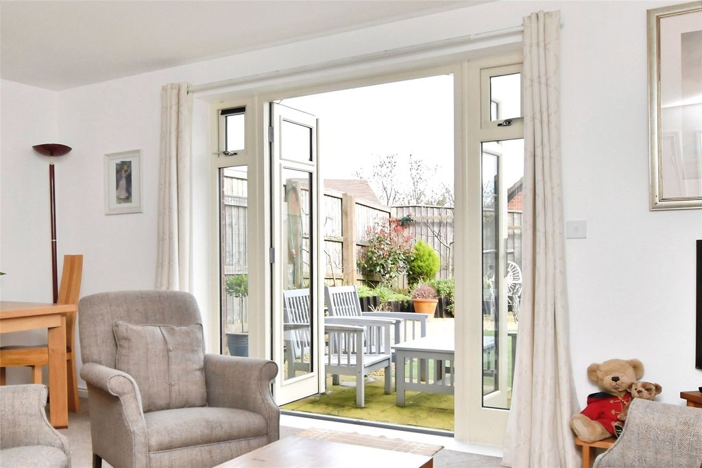 Property photo 2 of 18 2 - Living To Garden