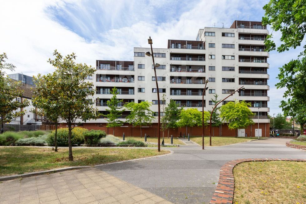 Property photo 1 of 2