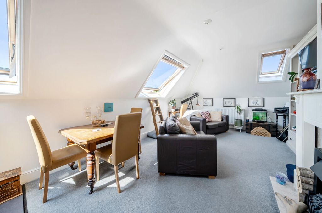 Property photo 2 of 14 1335855-17-6899E8...