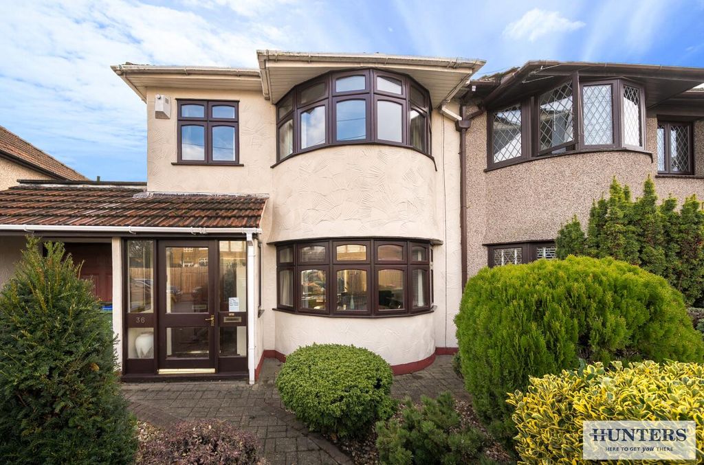 Property photo 1 of 18 External