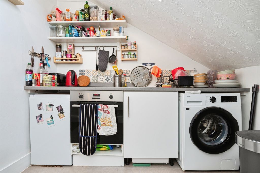 Property photo 2 of 20