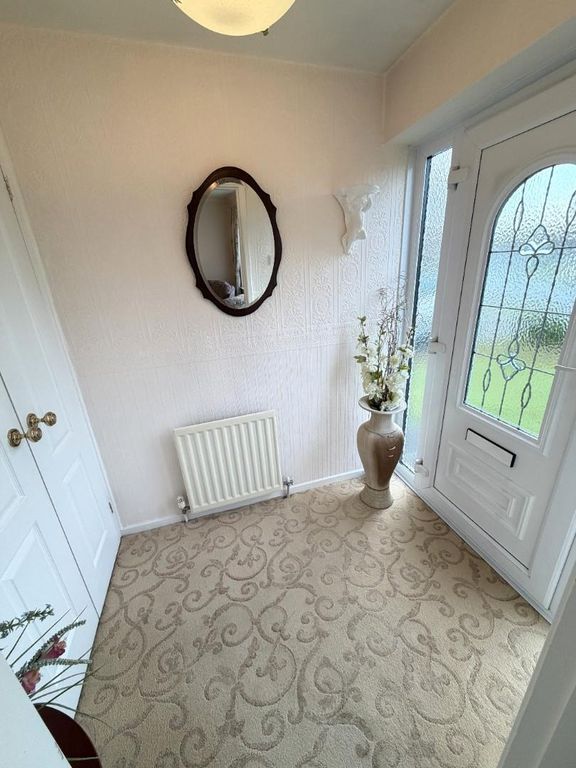 Property photo 3 of 32 Entrance