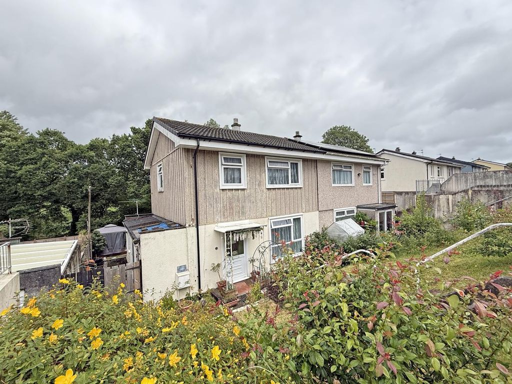 Property photo 1 of 15 Shakespeare Road 33 - Front.Jpg