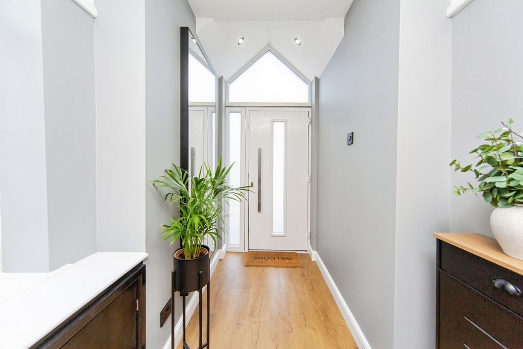 Property photo 2 of 24 Pbox-Img.Jpg