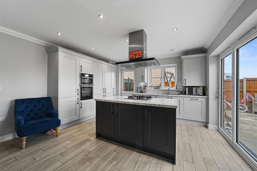 Property photo 2 of 13 Kitchen