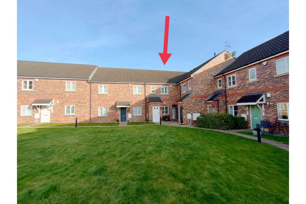 Property photo 2 of 17 Front View