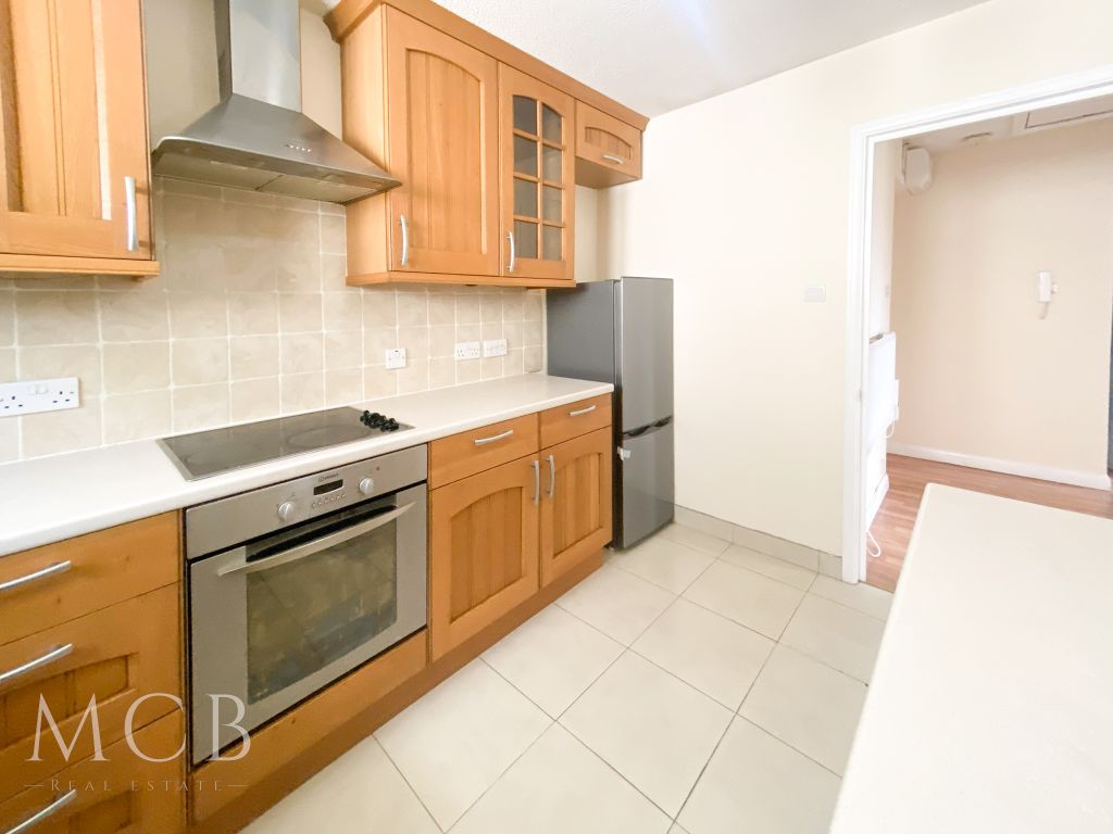 Property photo 2 of 12 Kitchen 