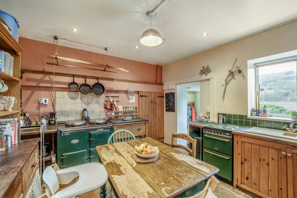 Property photo 2 of 22